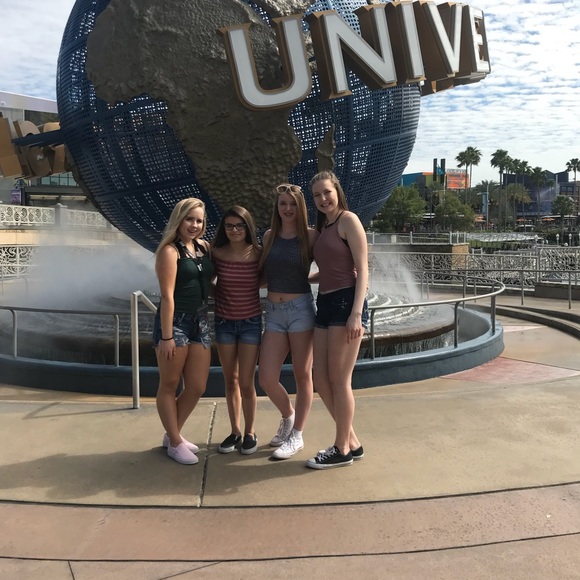 Meet your Posher, Claire - Picture 1 of 1